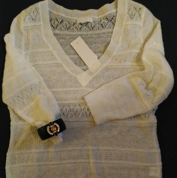 New York & Company Sweaters - NY & Co V-neck Cream Sweater